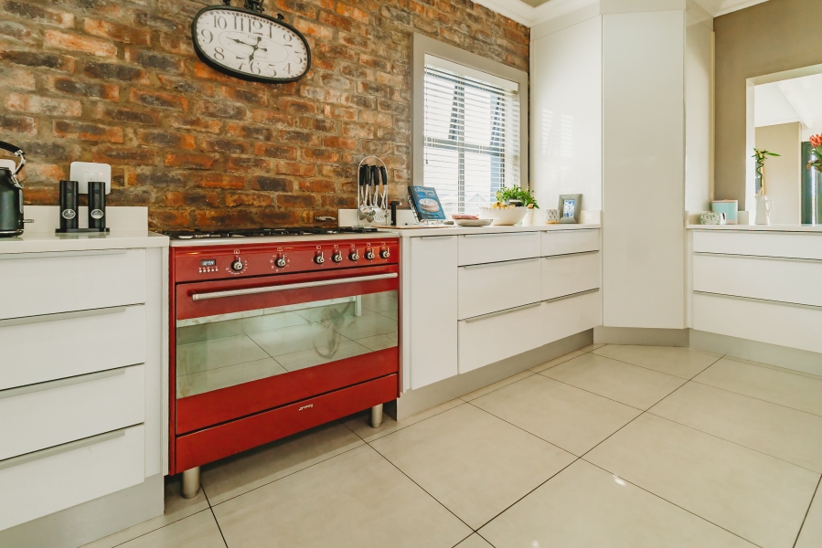 5 Bedroom Property for Sale in Kraaibosch Country Estate Western Cape
